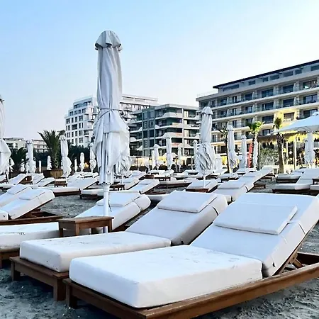 Bellemonde - Pe Plaja Cu La Mare *